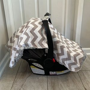 Carseat Canopy | white and gray